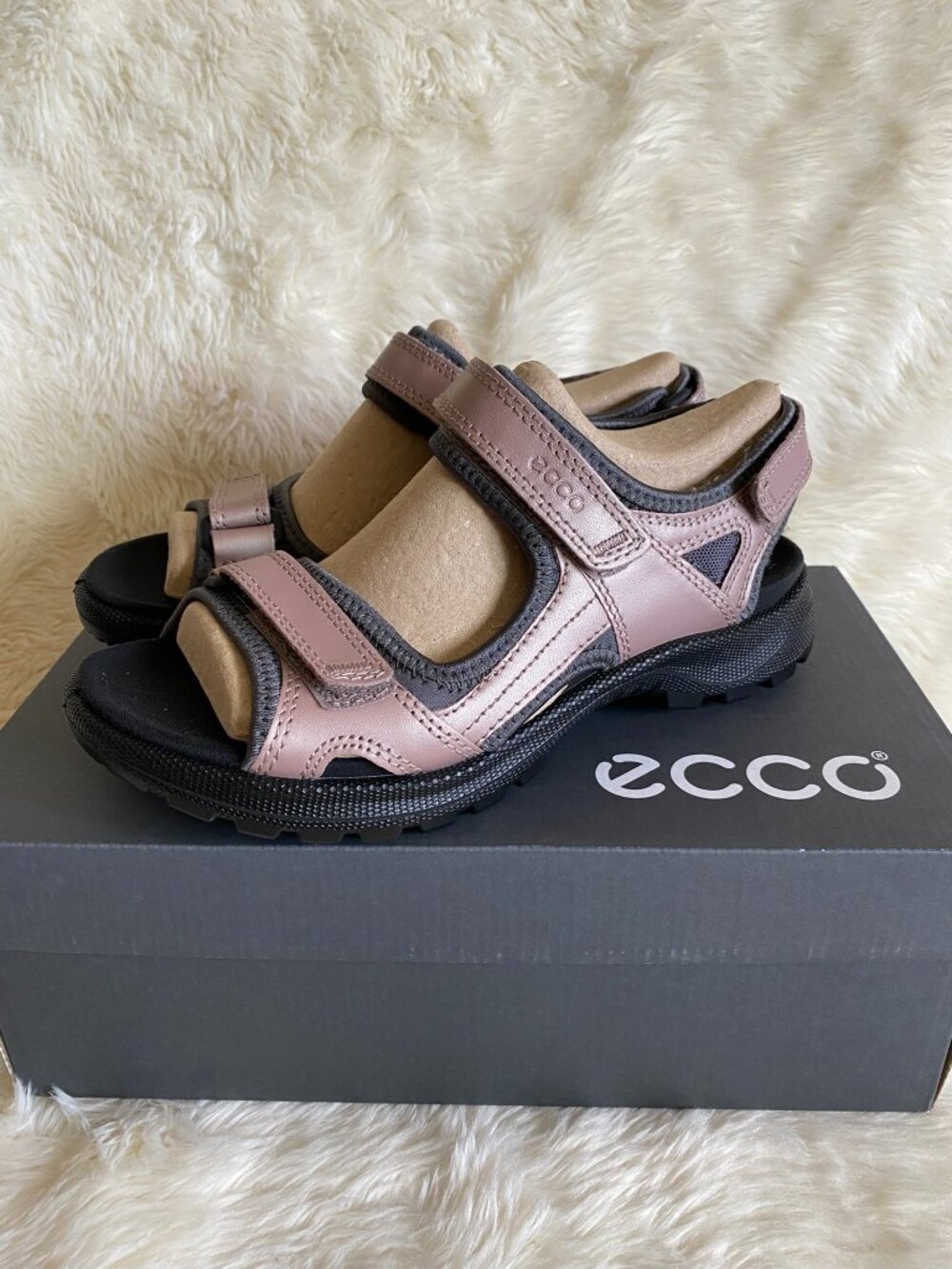 NIB Ecco Womens Yucatan Onroads Sport Sandals In Metallic Woodrose EU38/ US7-7.5